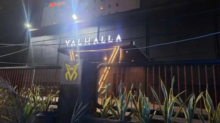 Valhalla Spectaclub, Jalan Kombes M. Duryat, Tegalsari