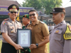 Warga Meri Raih Juara I Lomba Satkamling Mojokerto Warga Meri Raih Juara I Lomba Satkamling Mojokerto