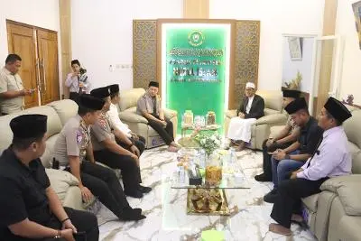 Kapolres Mojokerto Ingatkan Santri Bahaya Narkoba dan Hoaks