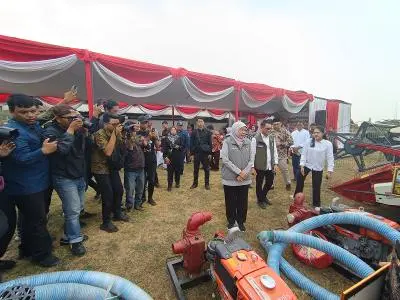 Kemarau Panjang Mengancam, Petani Mojokerto Terima 7 Alsintan