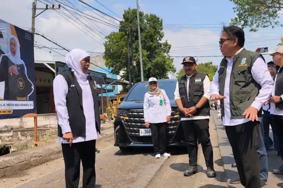 Khofifah Tinjau Perbaikan Jalan di Ngawi, Anggaran Rp139 Miliar