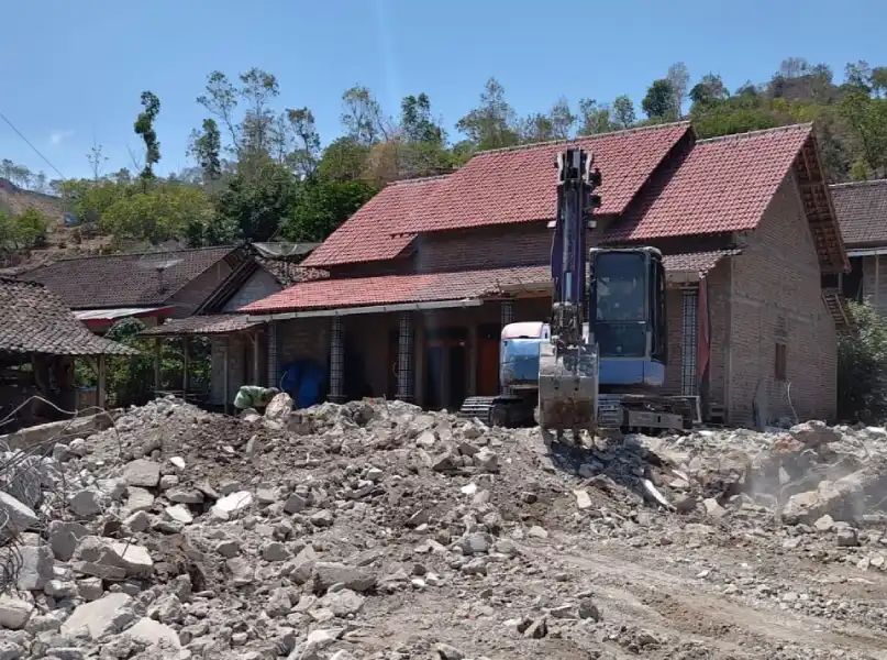 Mediasi Buntu, Rumah di Ponorogo Dibongkar Pemiliknya