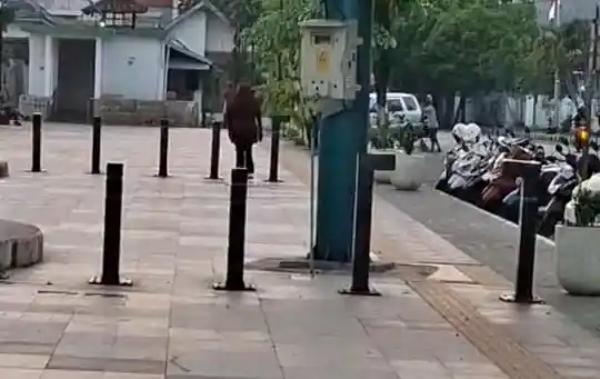 Motor Listrik Rp17 Juta Raib Saat Warga Jogging di Alun-alun Probolinggo