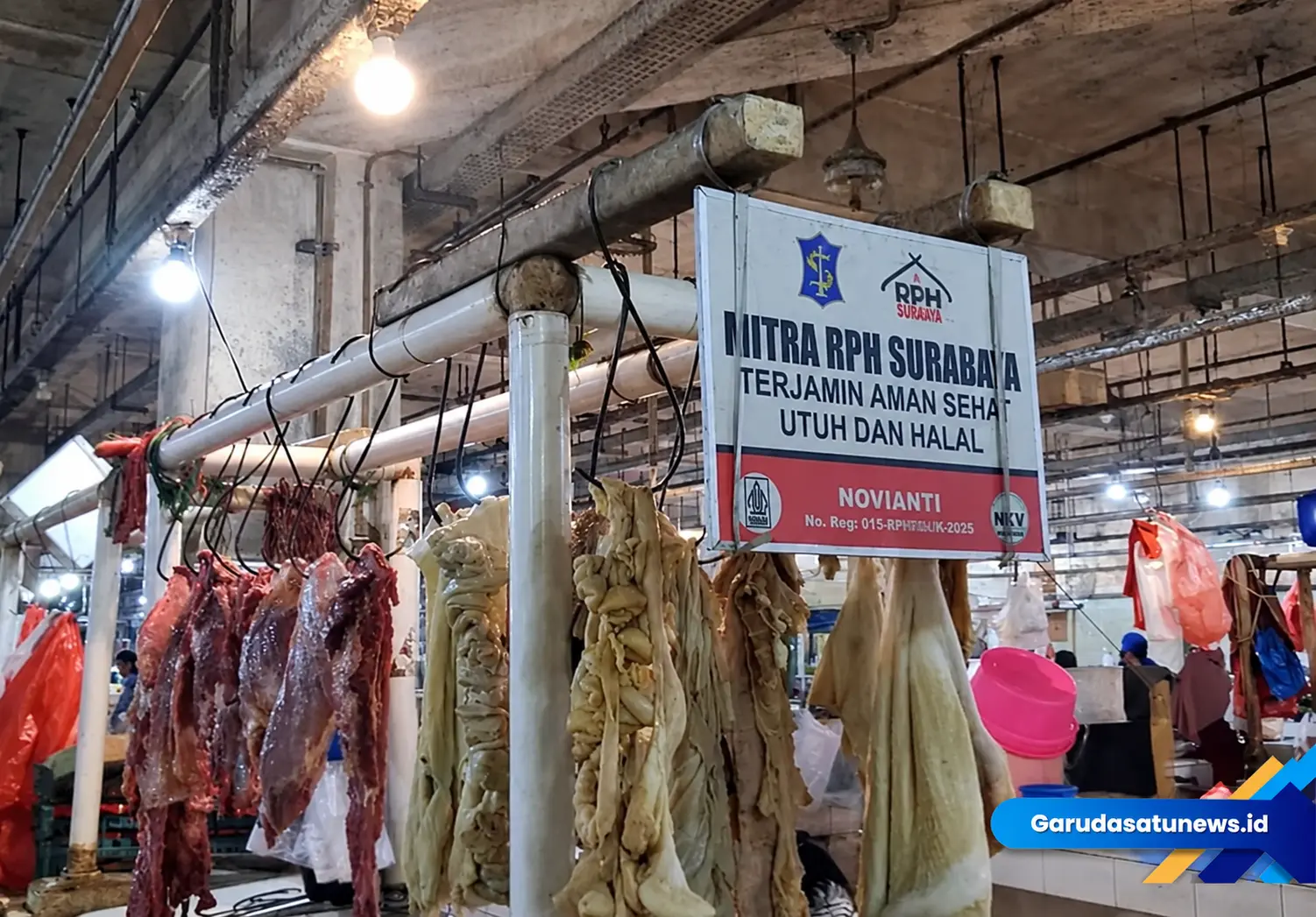 Pasar Tradisional dengan Papan Mitra RPH Surabaya